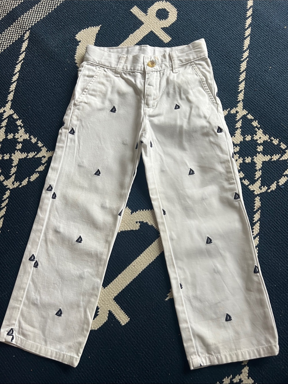 Janie and Jack White Chinos with Navy Blue Embroidered Sailboats Size 4